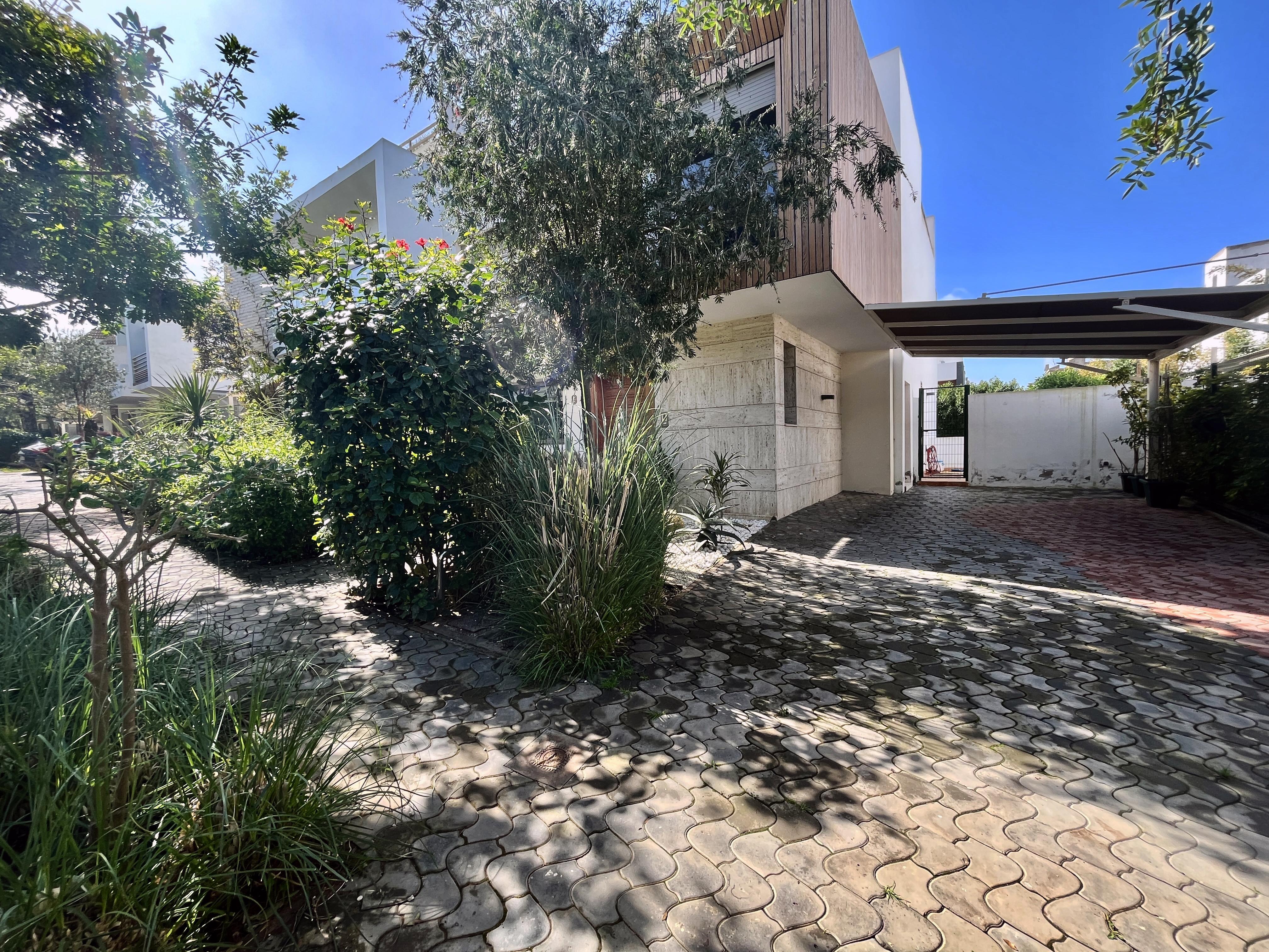 Villa en résidence à 5 min du Morocco Mall. — 2