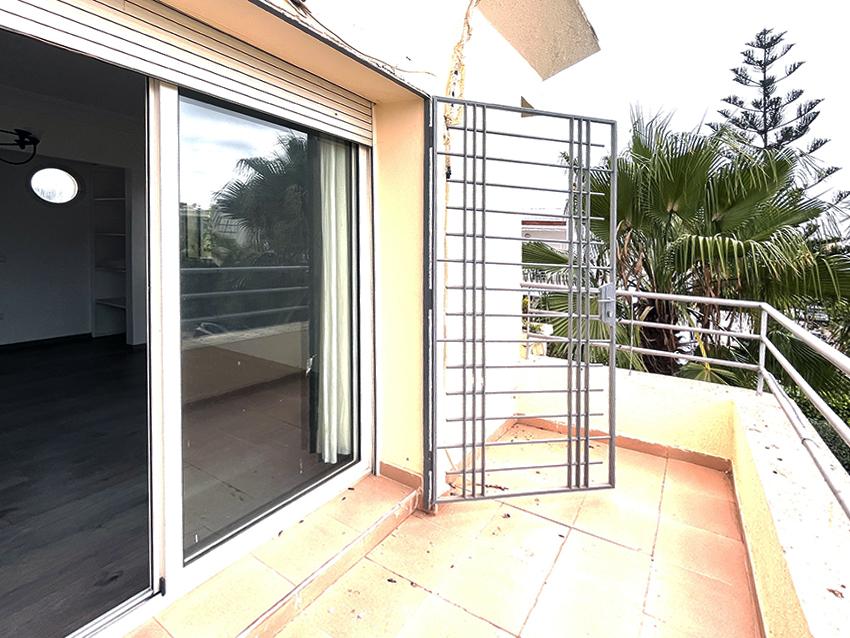 Villa d’angle, spacieuse avec piscine et puit. — 3