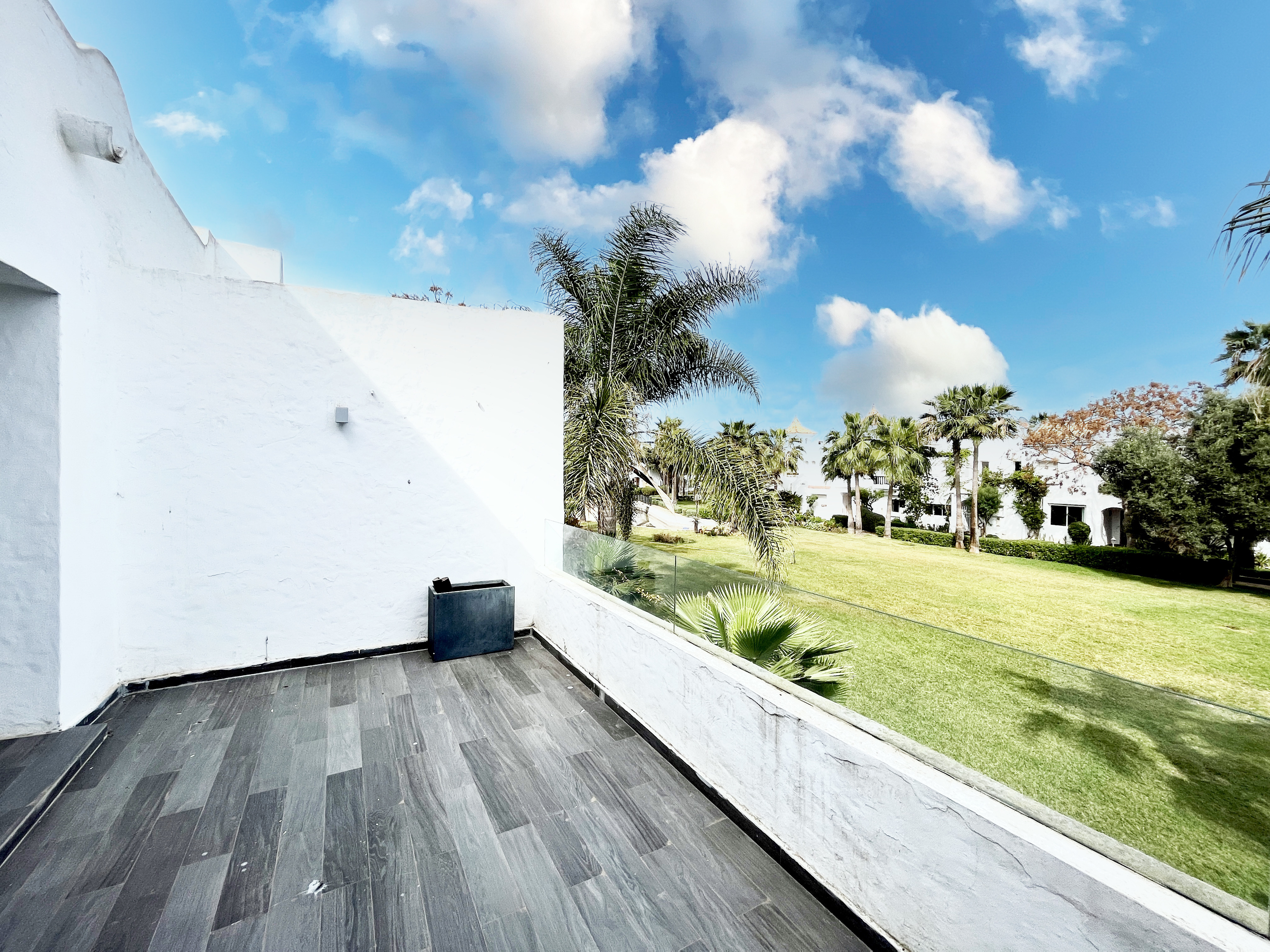 Villa 3 chambres en résidence sécurisée.
