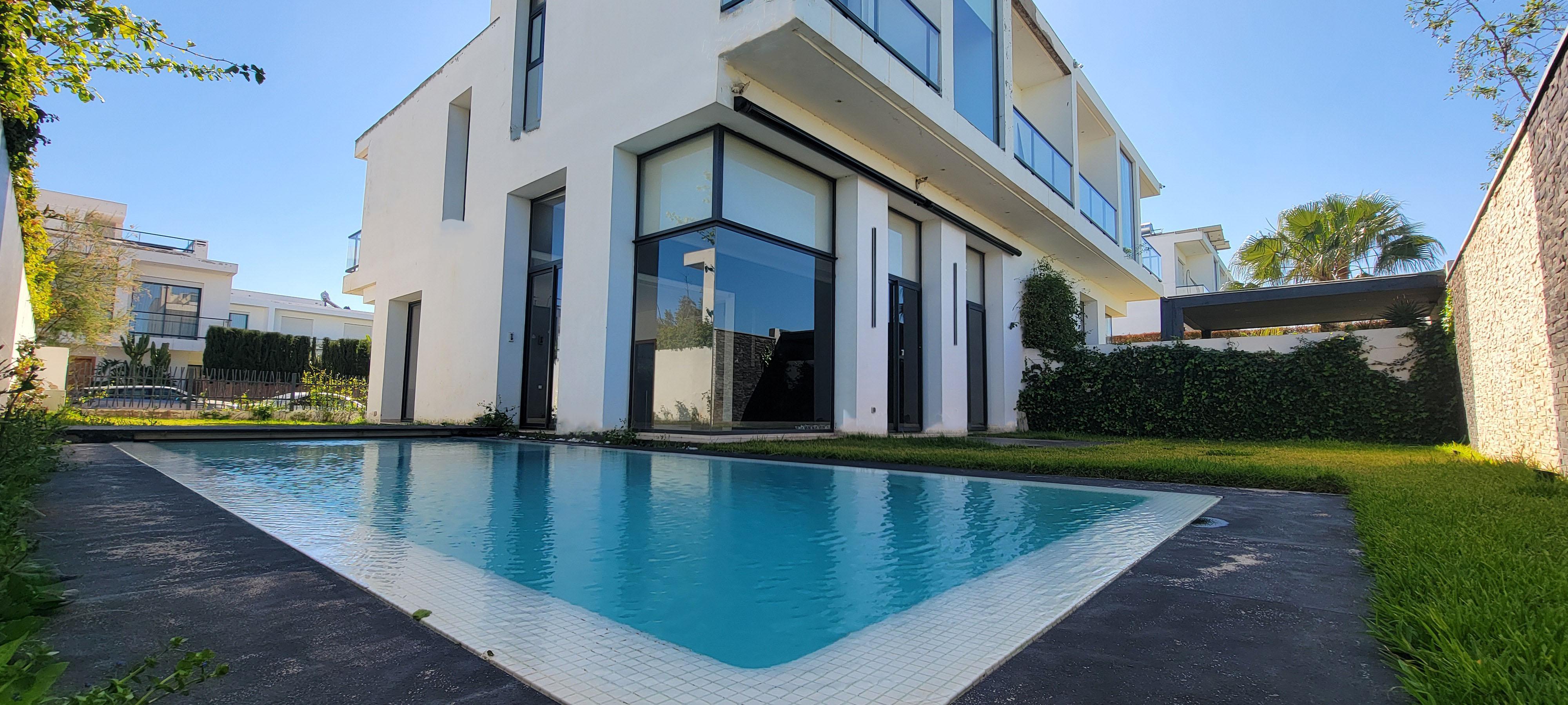 Villa 3 chambres piscine sou-sol