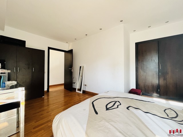 Villa ensoleillée de 4 Chambres. — 5