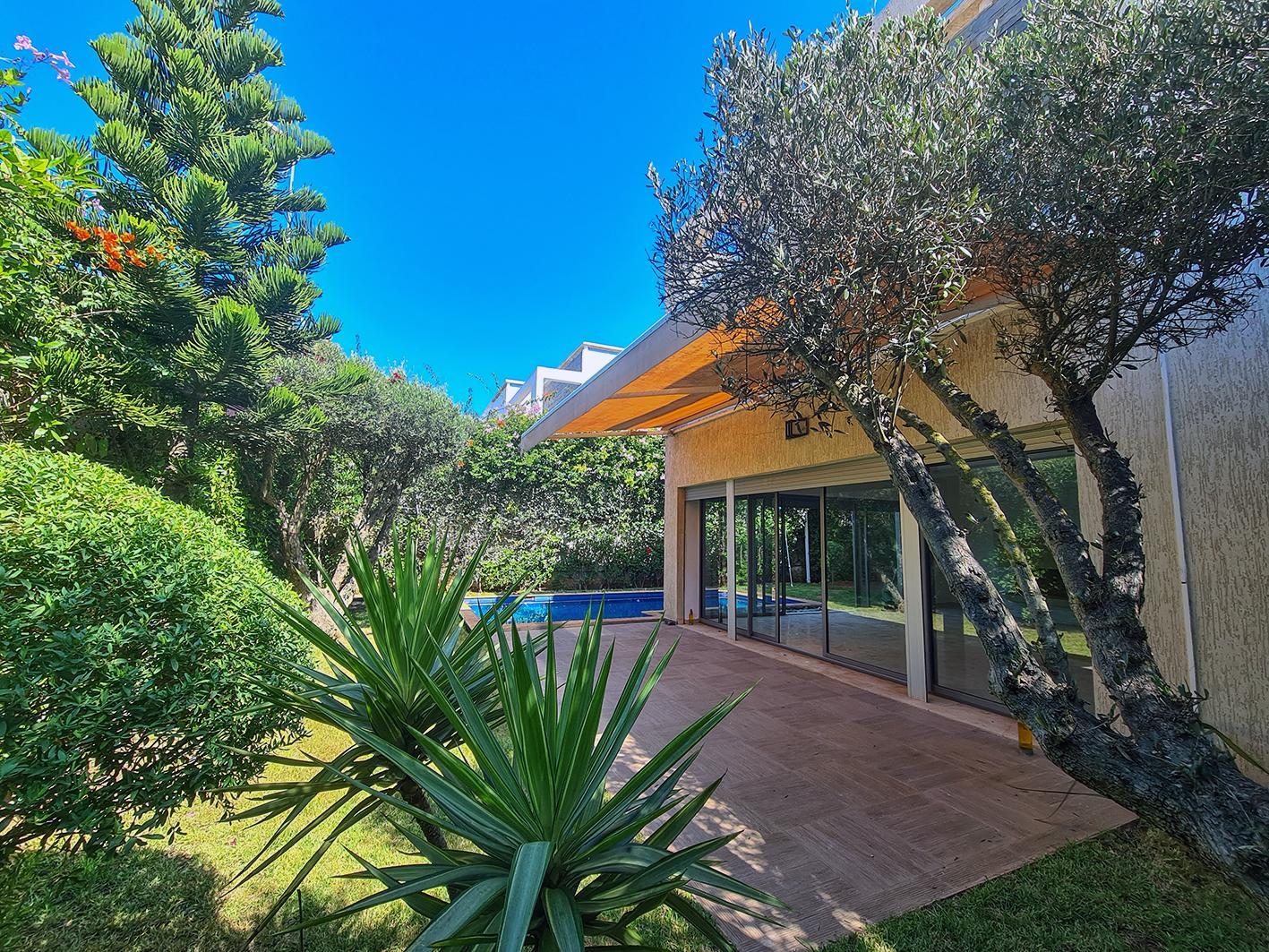 Villa 4 chambres en résidence sécurisée. — 2
