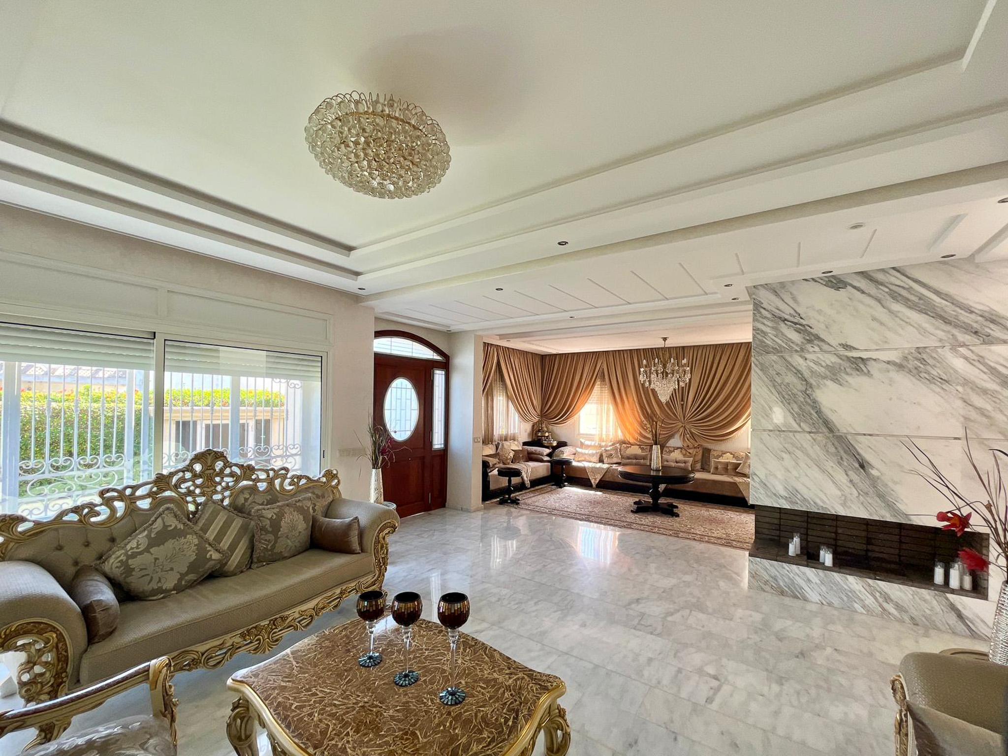 Villa 5 chambres piscine en location — 2