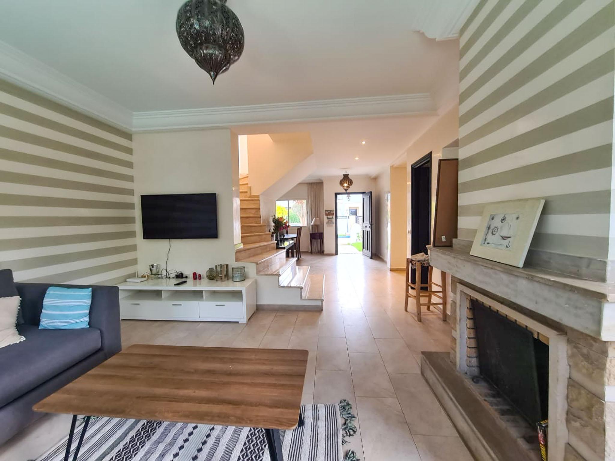 Belle villa avec piscine en résidence sécurisée. — 2