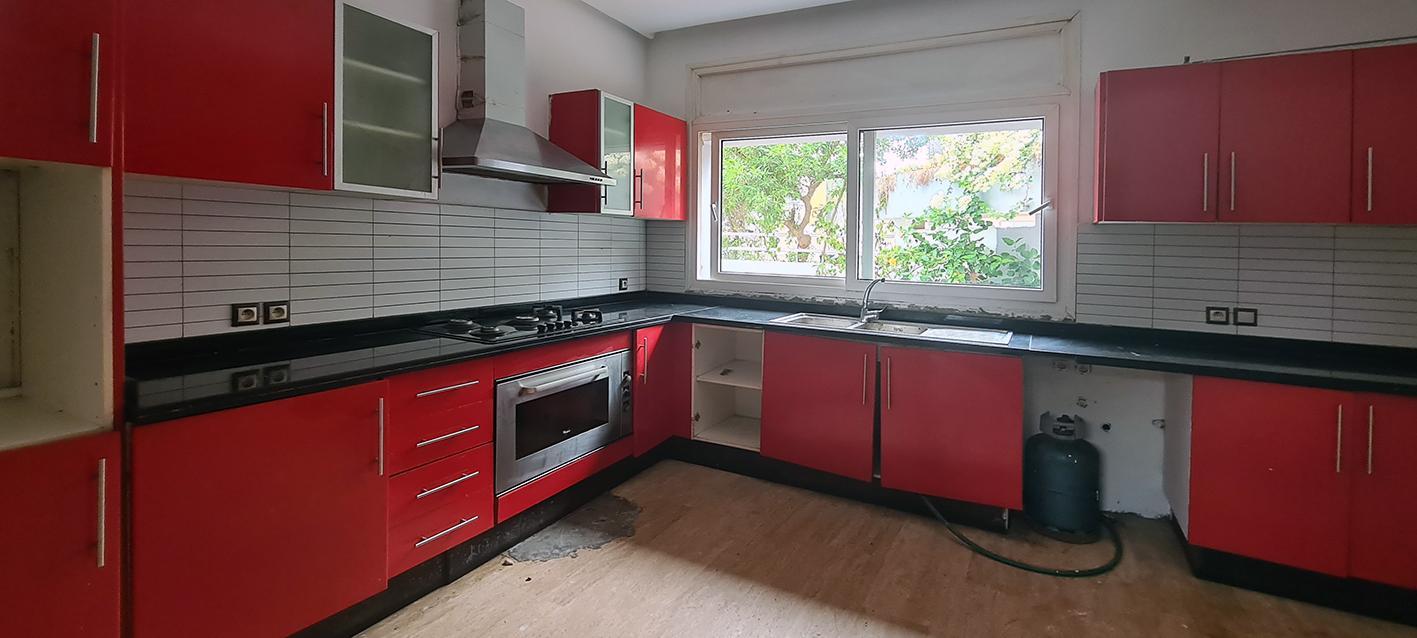 Villa en vente et à rénover, quartier Nawrass. — 2