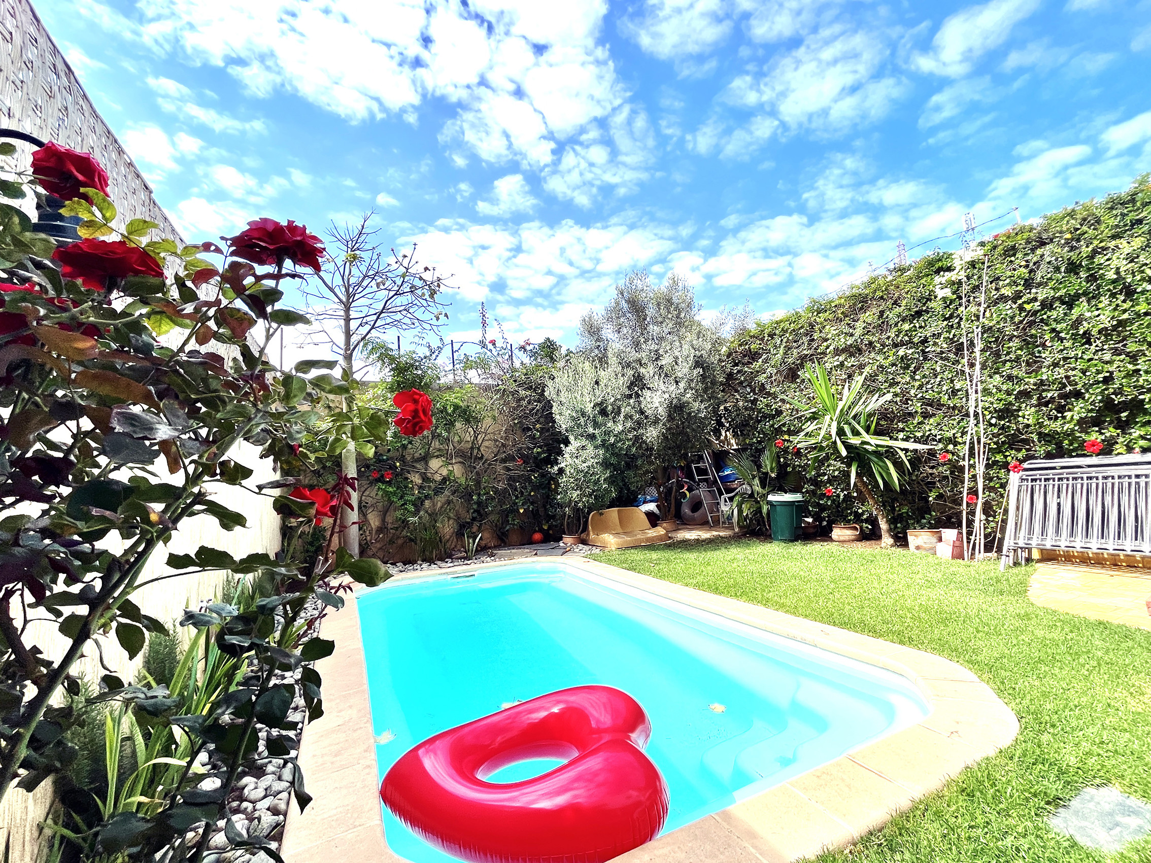 Villa avec piscine et roof top vue mer. — 4