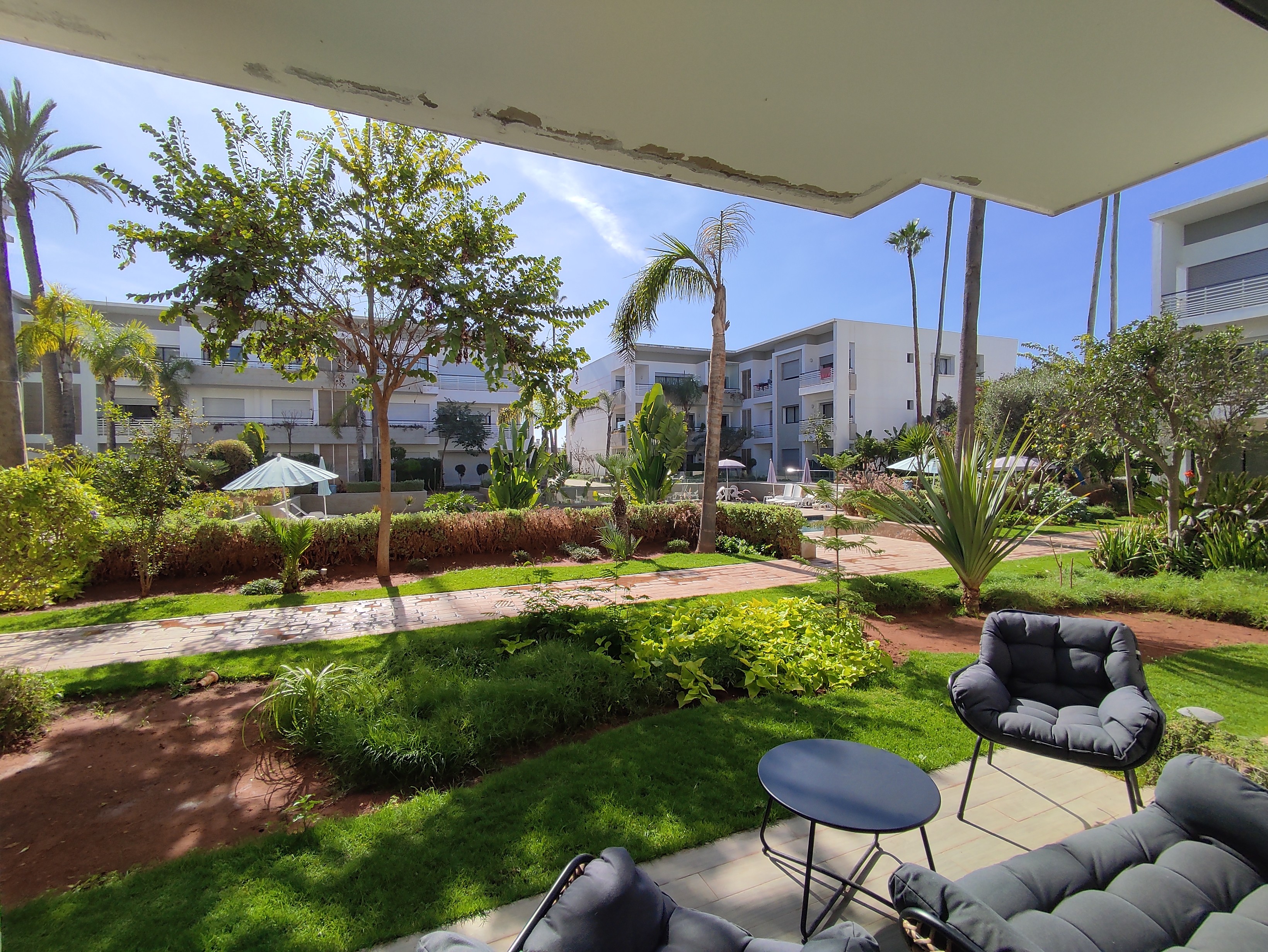 Appartementmoderne, en rez-de-jardin