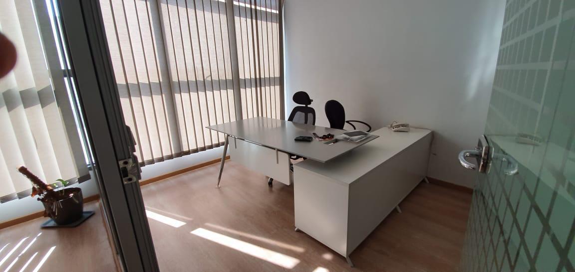 Plateaux de bureau équipé à Abdelmoumen — 4
