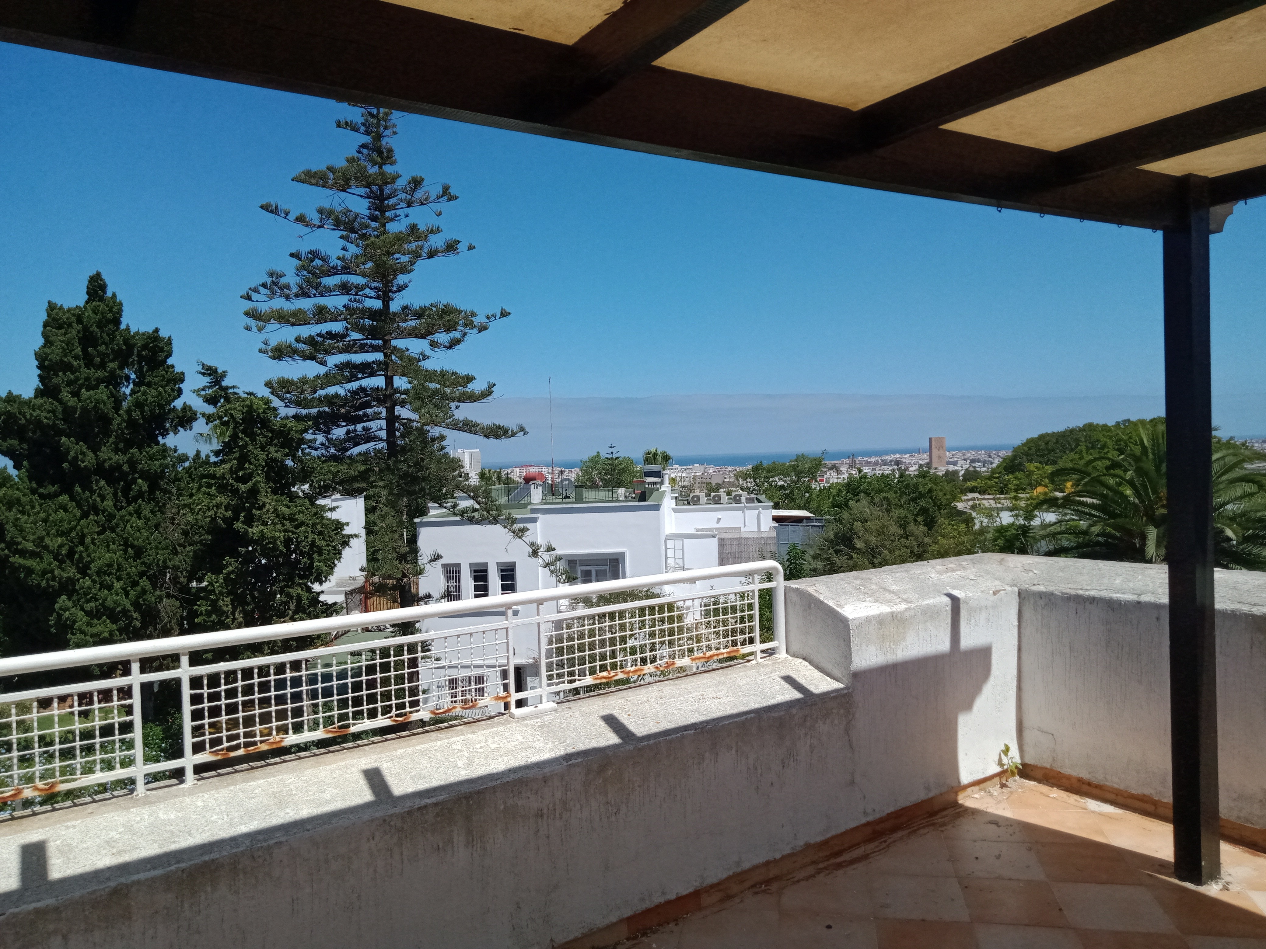 Villa usage bureau à louer située à Hassan Rabat 700m2