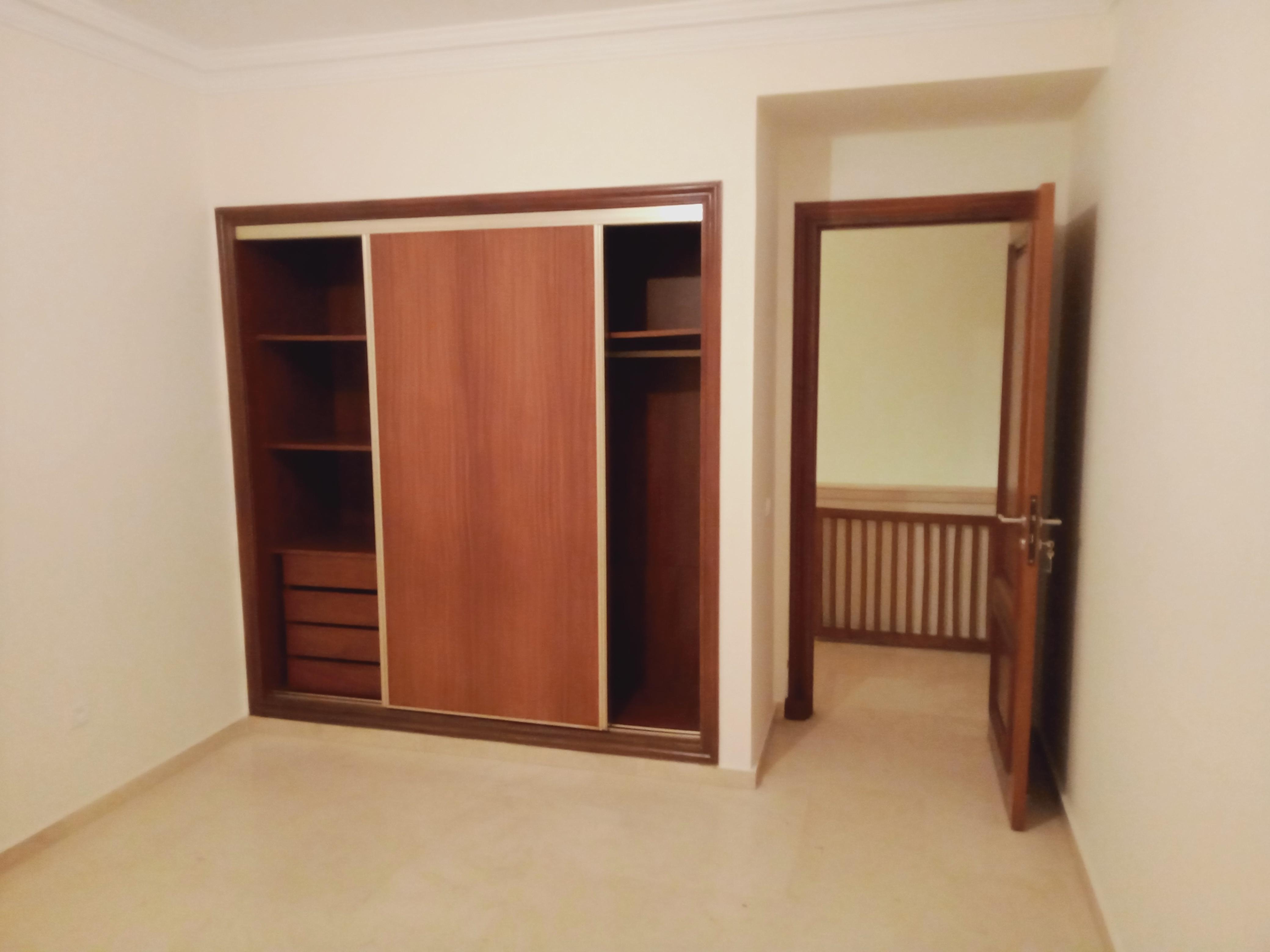 Villa à usage commercial à vendre aviation Rabat