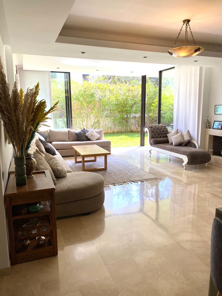 Belle villa à vendre située à  souissi Rabat — 2