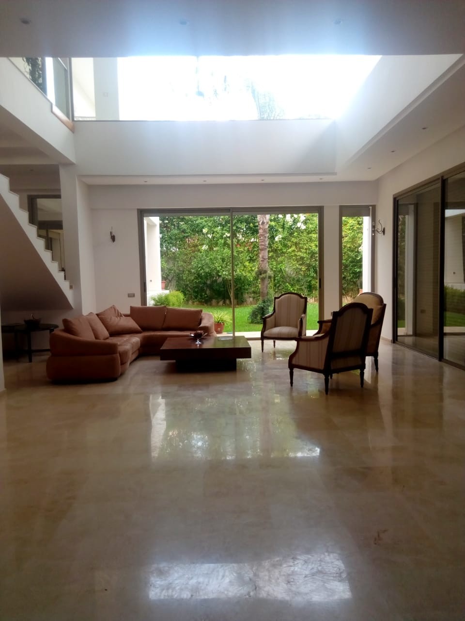 Villa moderne à vendre à Elmachrik Souissi Rabat — 5