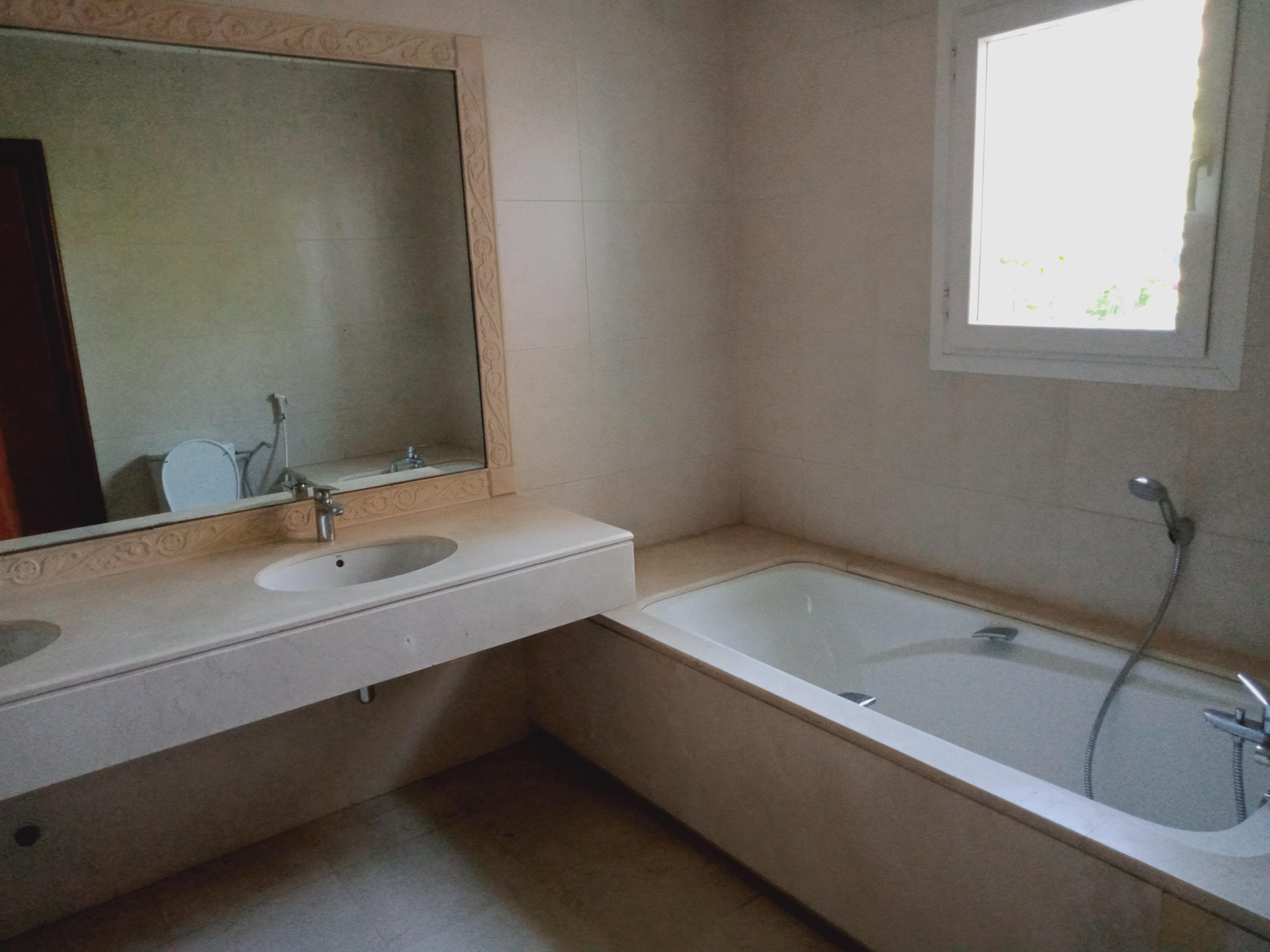 Belle villa à vendre située à  souissi Rabat — 5