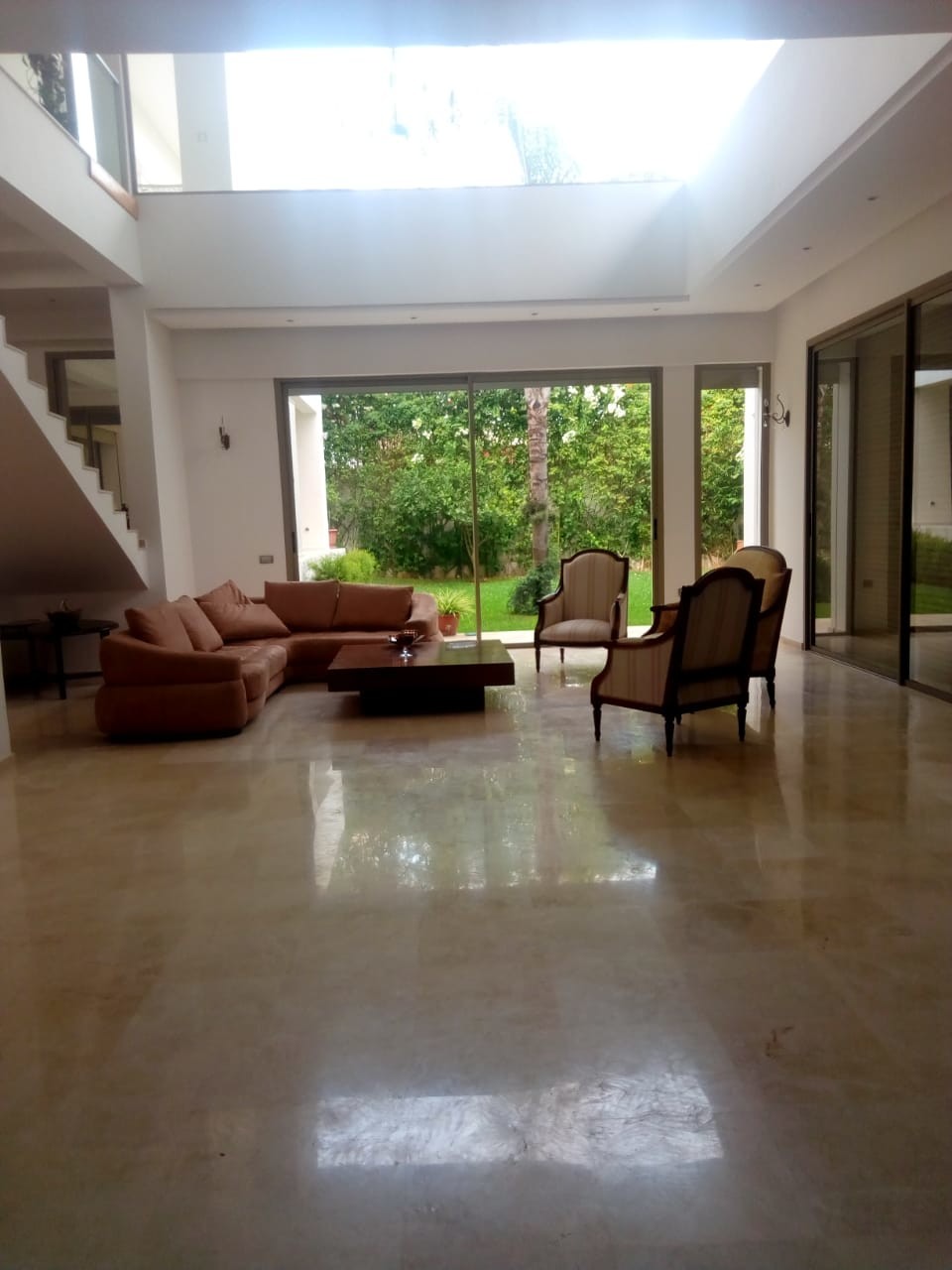 Villa moderne à vendre à Elmachrik Souissi Rabat — 6