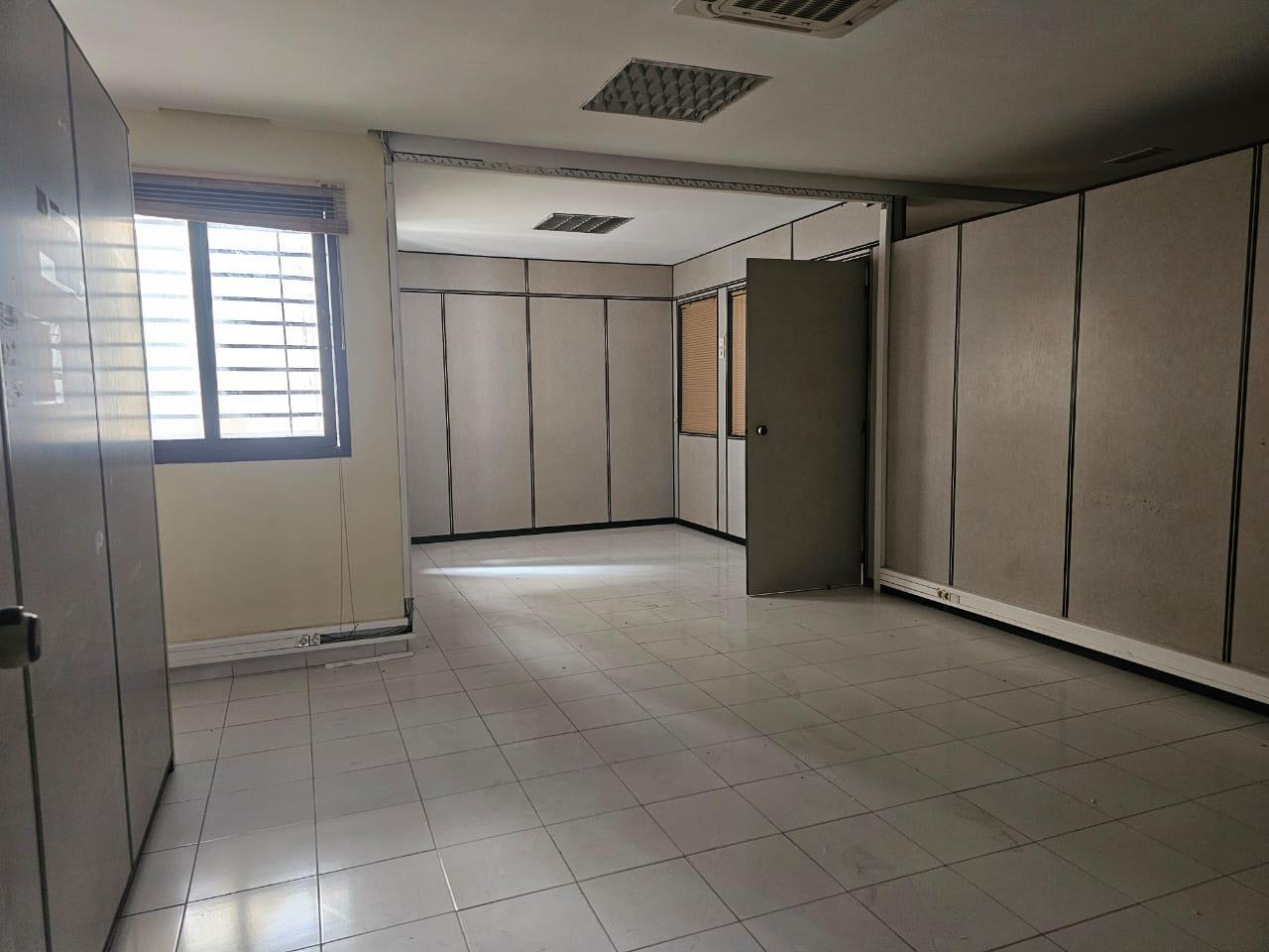 Plateau bureau 320mÂ² Bd Zerktouni proche twin Ã  louer