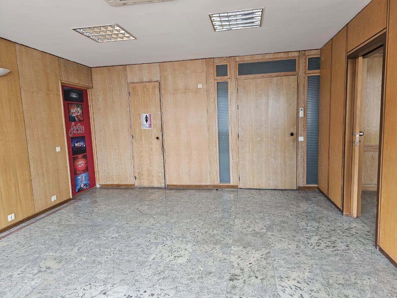 Beau plateau bureau amÃ©nagÃ© 160mÂ² Zerktouni Ã  louer — 4