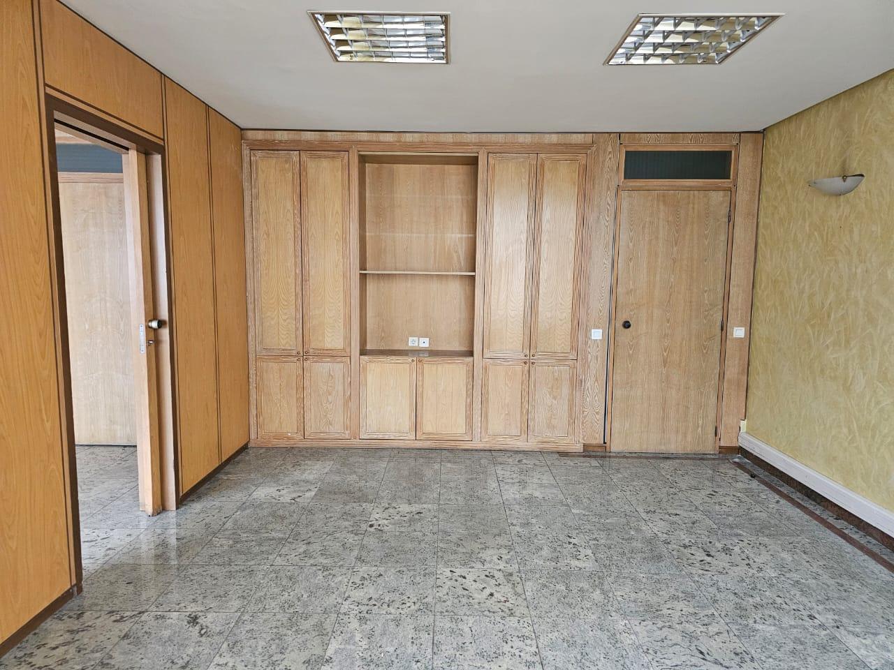 Beau plateau bureau amÃ©nagÃ© 160mÂ² Zerktouni Ã  louer