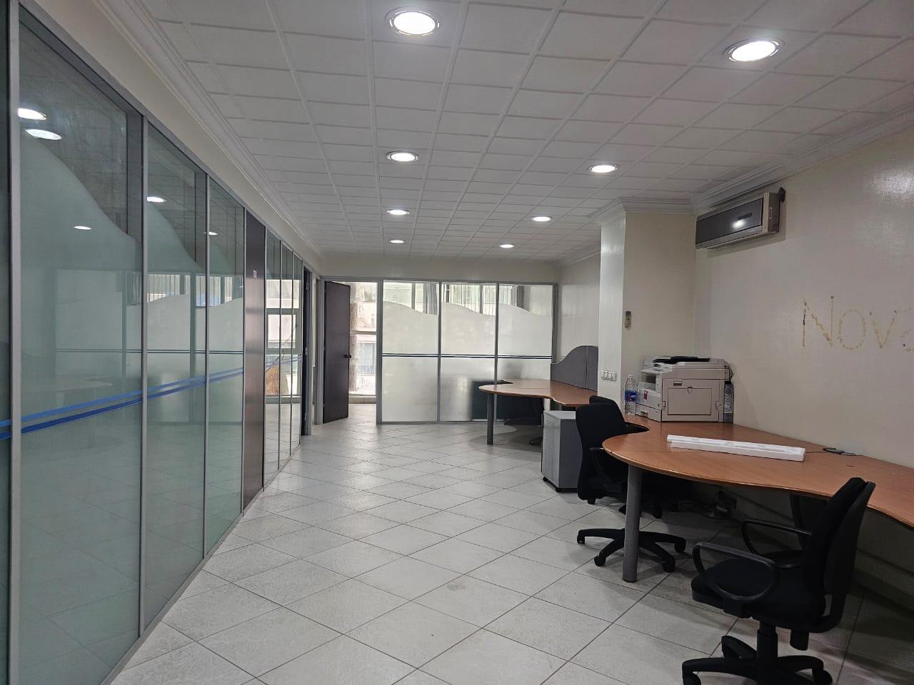 Beau plateau de bureau cloisonnÃ© 140mÂ² Ã  louer Ã  Racine — 4