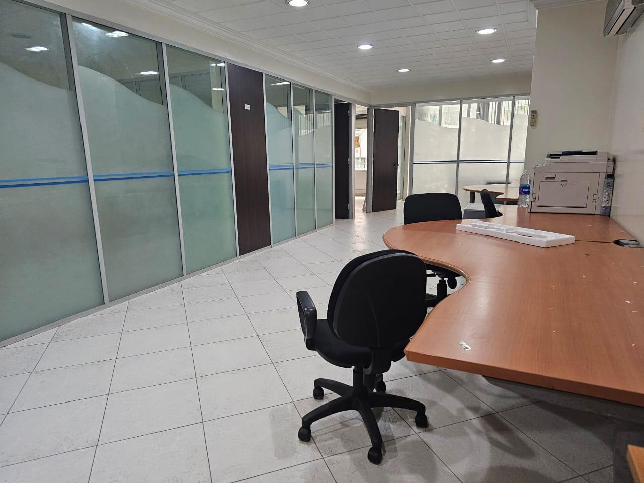 Beau plateau de bureau cloisonnÃ© 140mÂ² Ã  louer Ã  Racine — 5