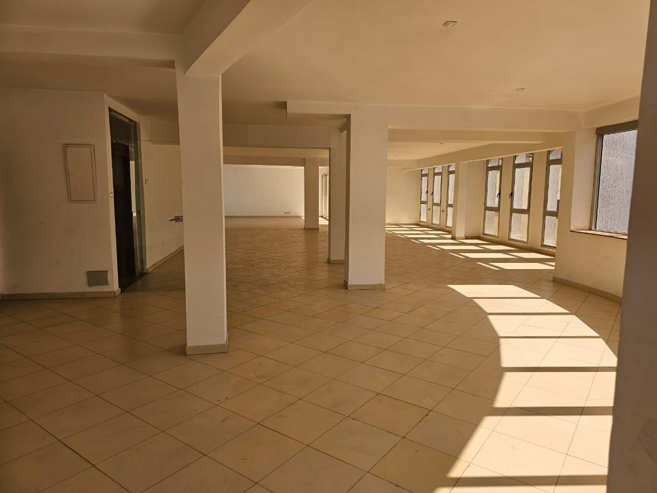 Immeuble professionnel pour bureaux Ã  louer Ã  Mers Sultan — 4