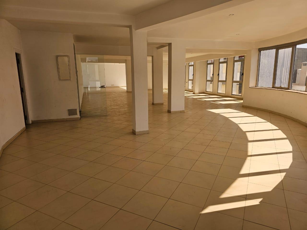 Immeuble professionnel pour bureaux Ã  louer Ã  Mers Sultan — 5