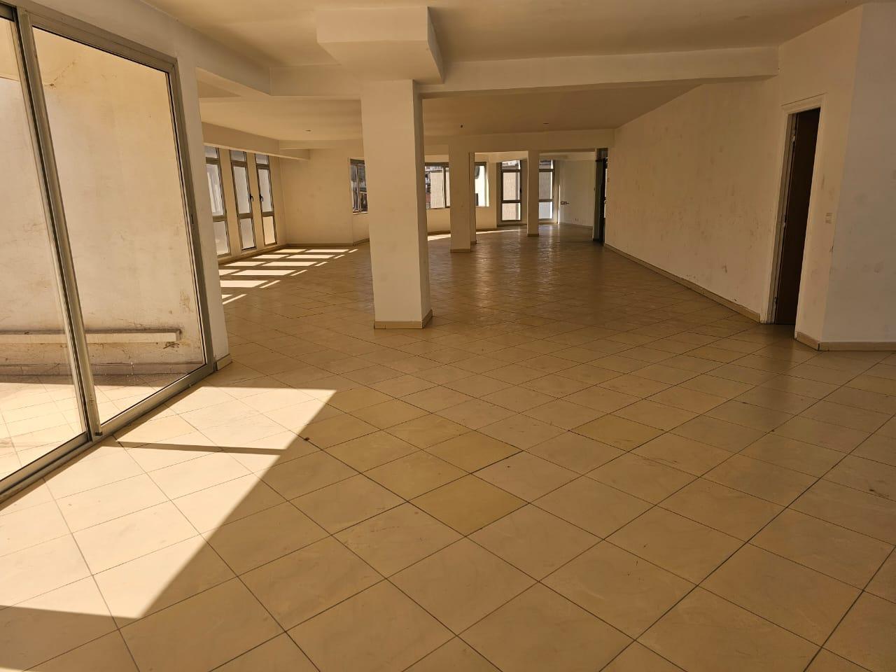 Bureau 3000 m² à Mers Sultan — 10