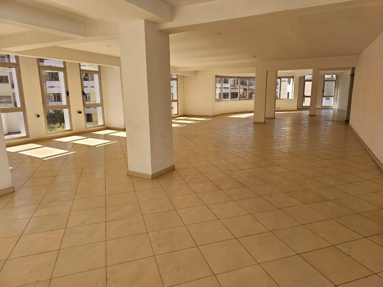 Immeuble professionnel pour bureaux Ã  louer Ã  Mers Sultan — 6