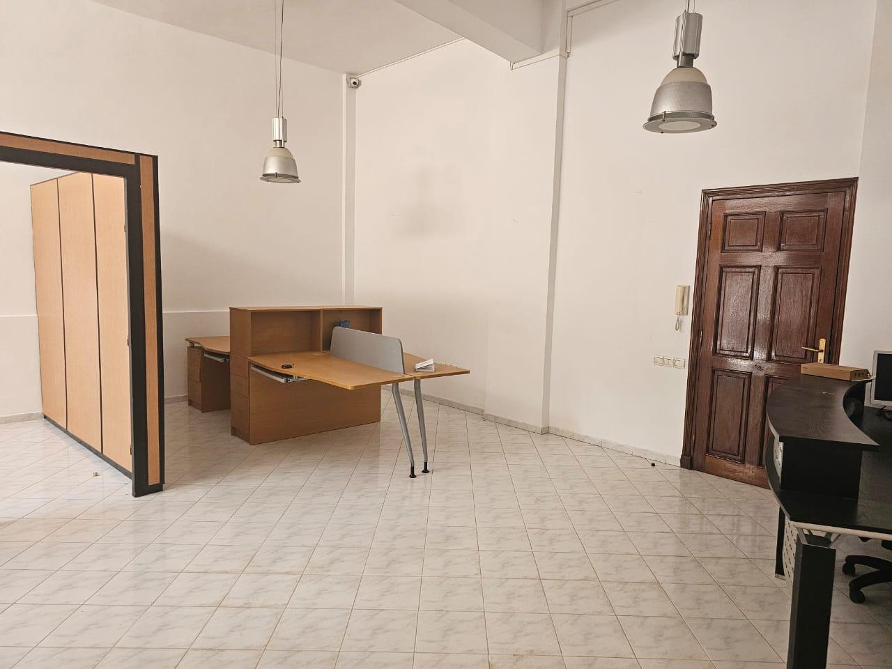 Bureau Ã  Bourgogne Ã  vendre — 2