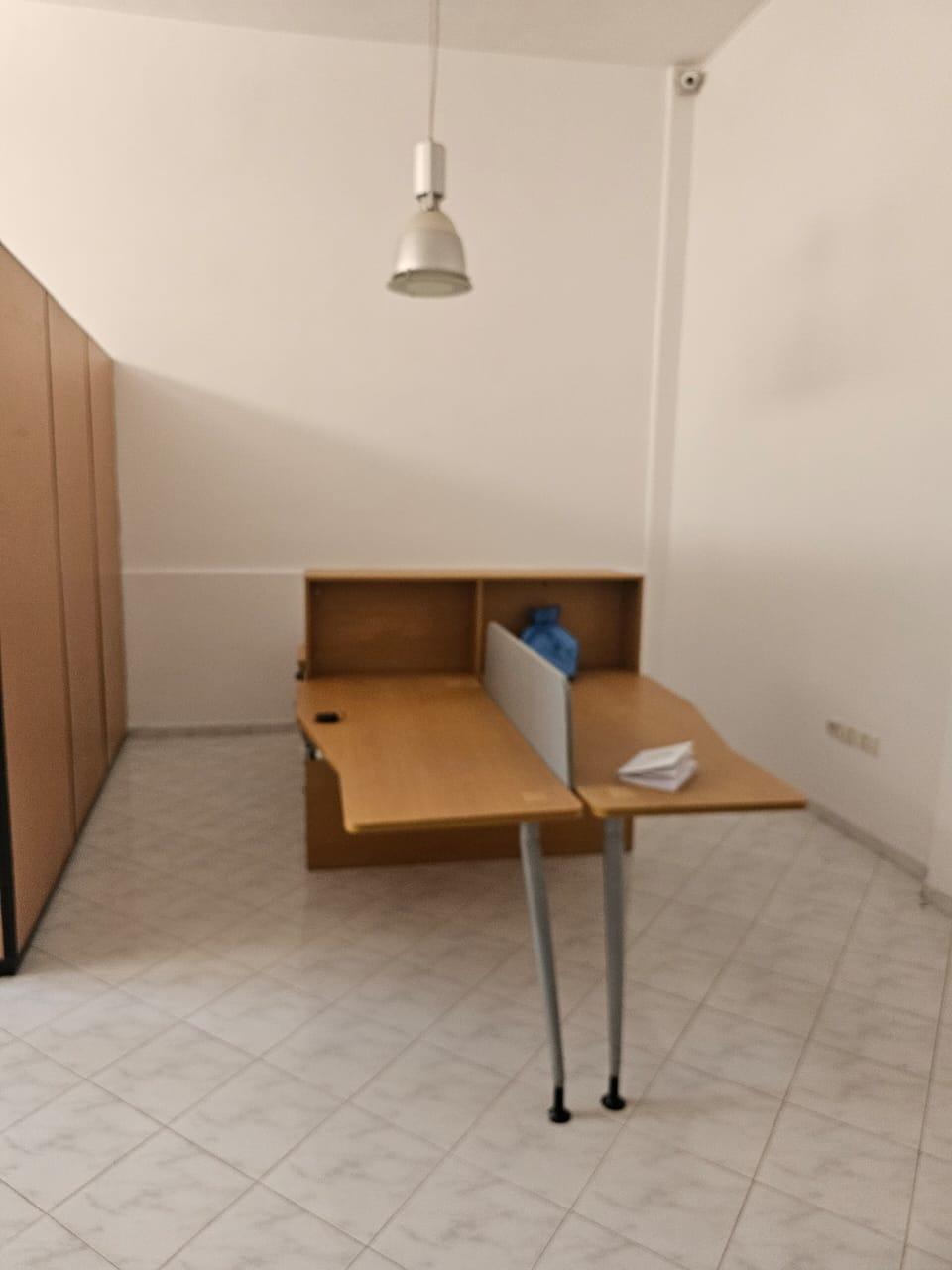 Bureau Ã  Bourgogne Ã  vendre — 3