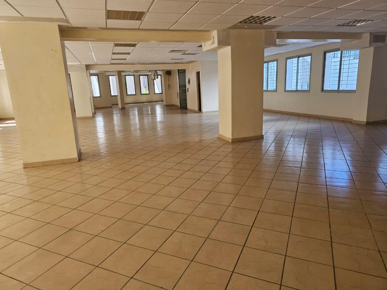 Beau bureau de 550mÂ² Ã  louer au Centre ville — 4