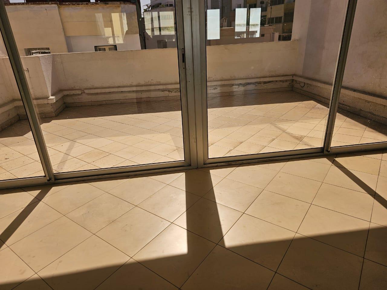 Beau plateau bureau 550mÂ² Ã  Mers Sultan Ã  louer — 5