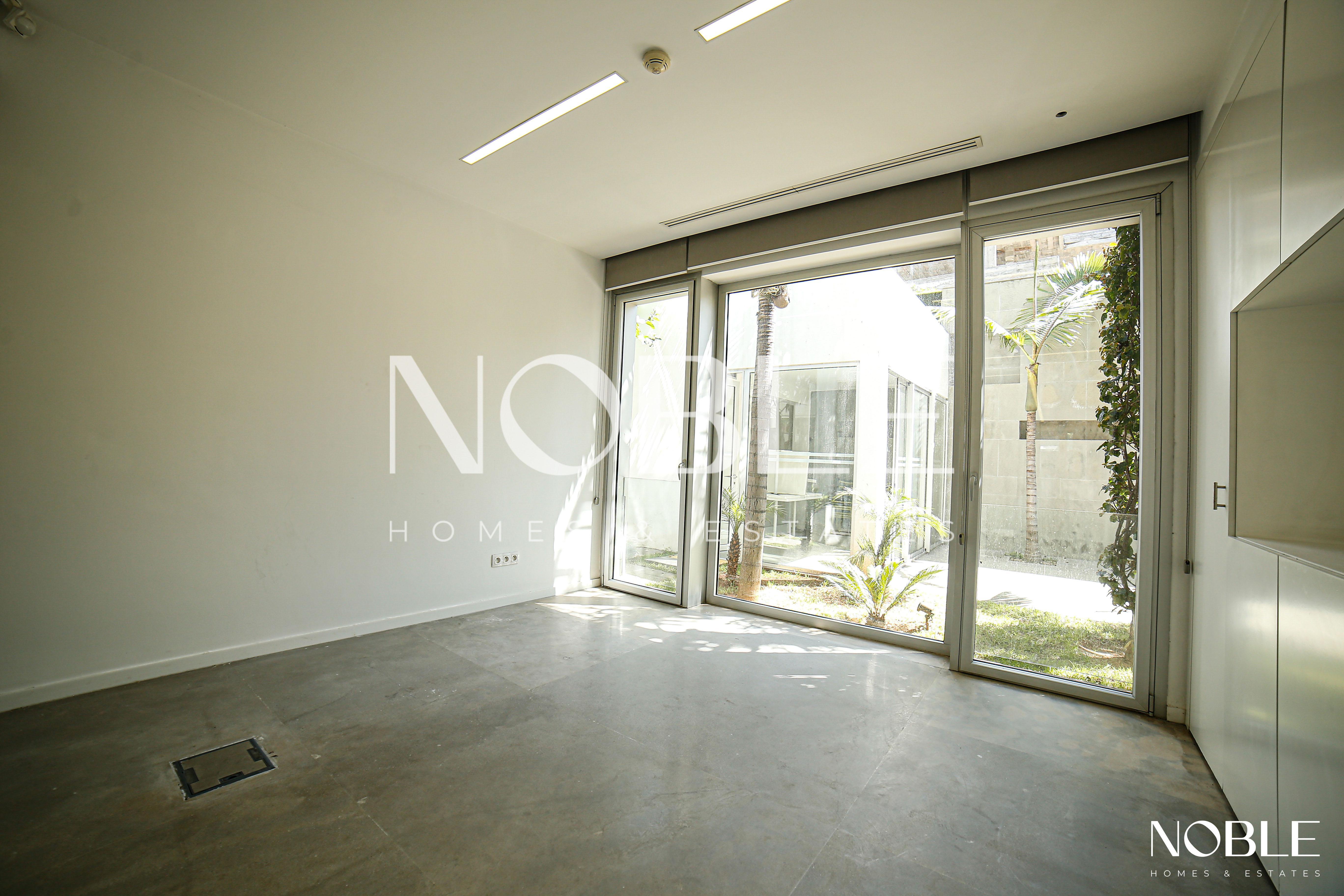 Villa Commerciale à Louer – Boulevard Moulay Rachid – Casablanca — 3