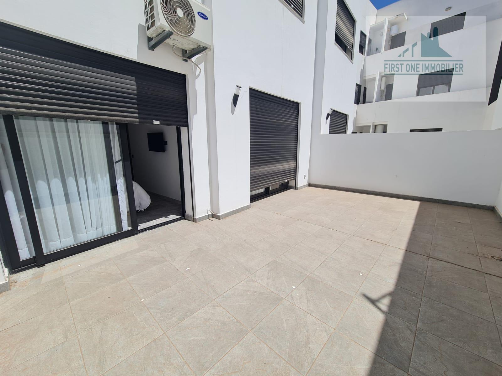Joli studio neuf meublé Oasis — 5