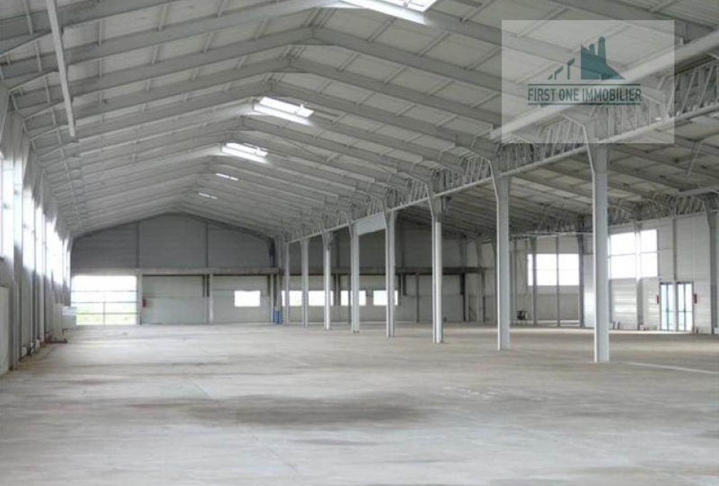 Dépôt Hangar logistique 1200 m parc logistique sécurisé