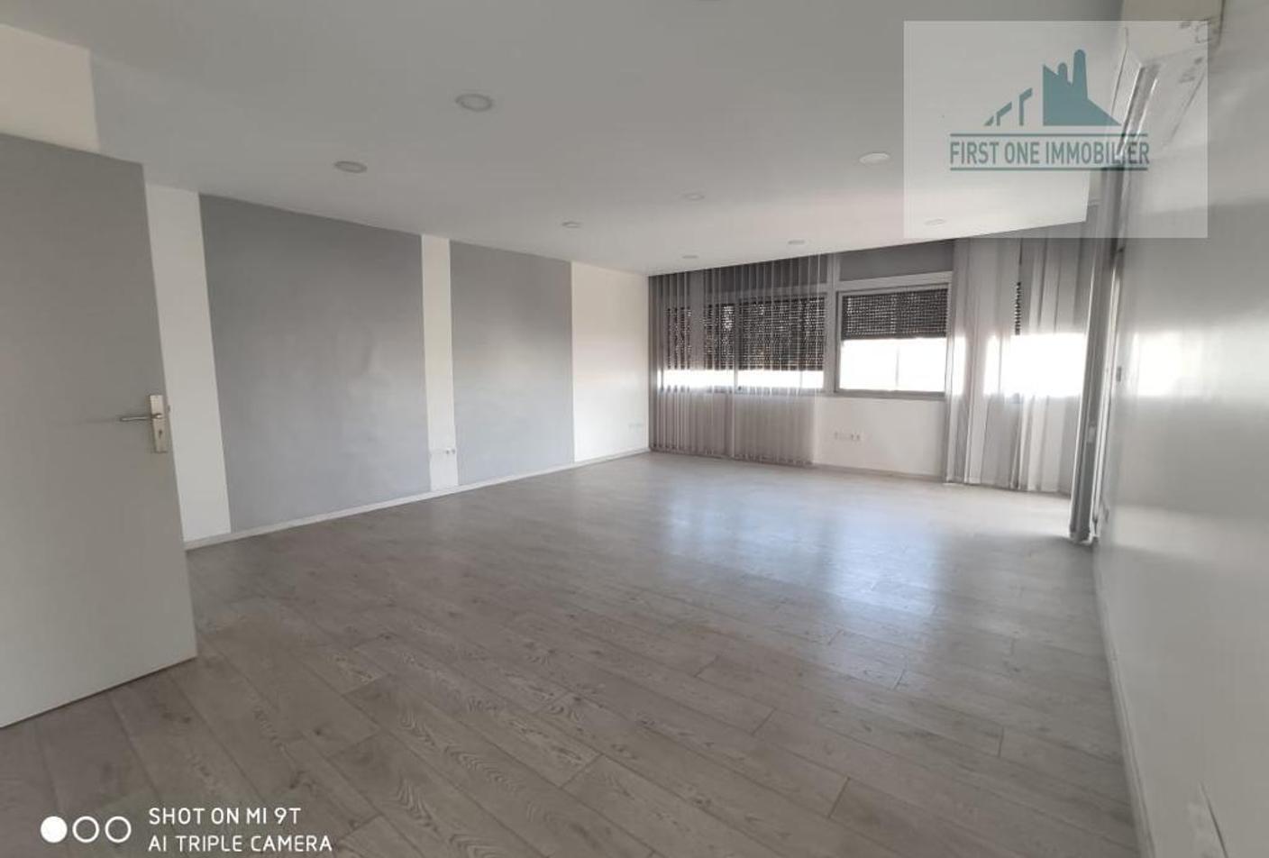 Bureau en location 280 m2 Gauthier