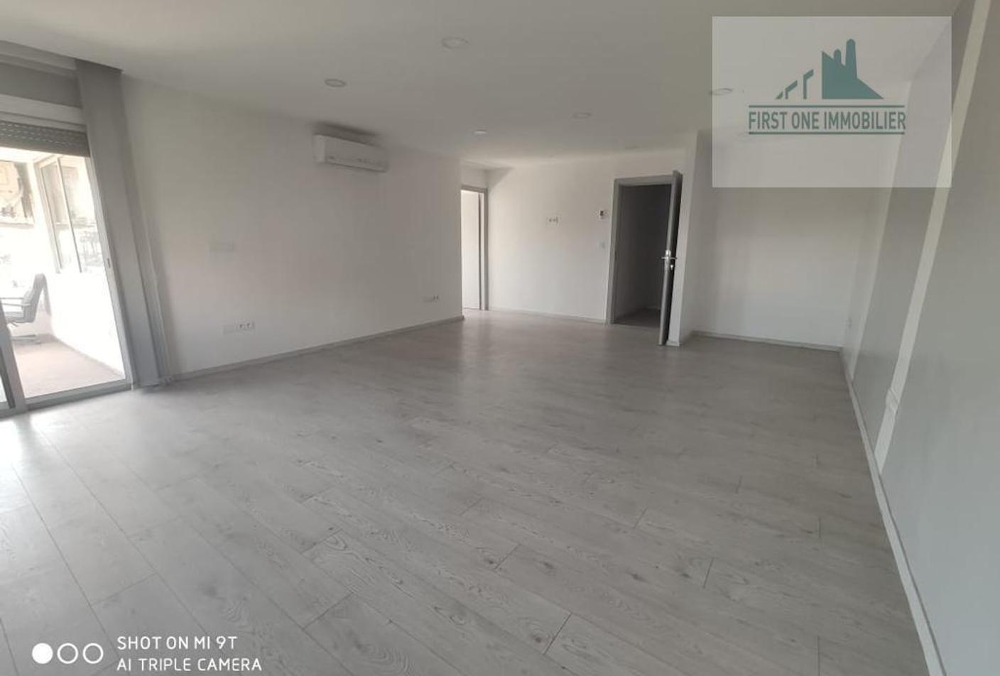 Bureau en location 280 m2 Gauthier — 2