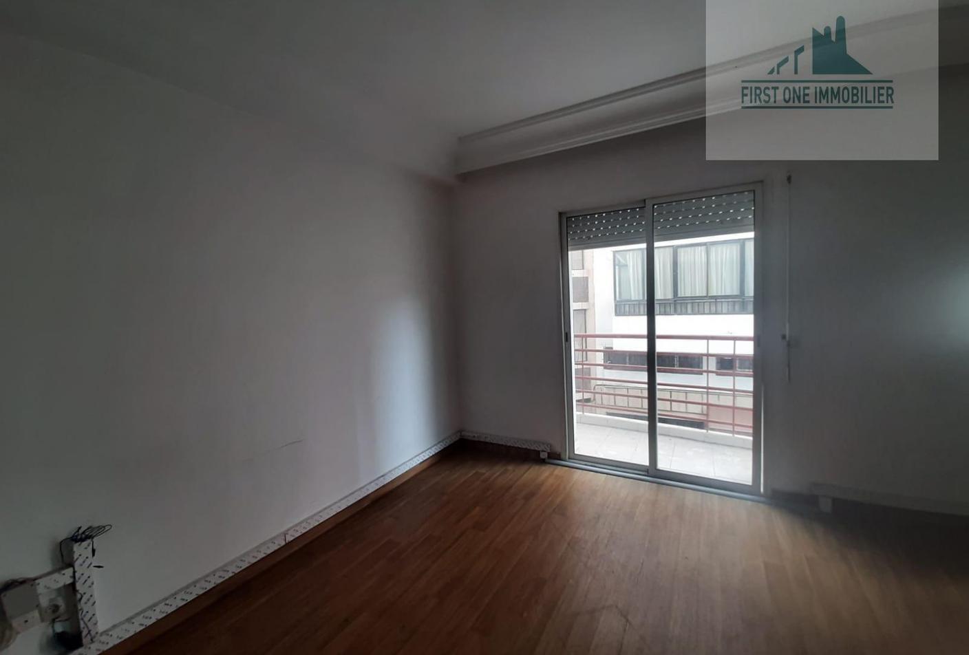 Appt usage bureau 73 m² Bd Yaacoub El Mansour — 2