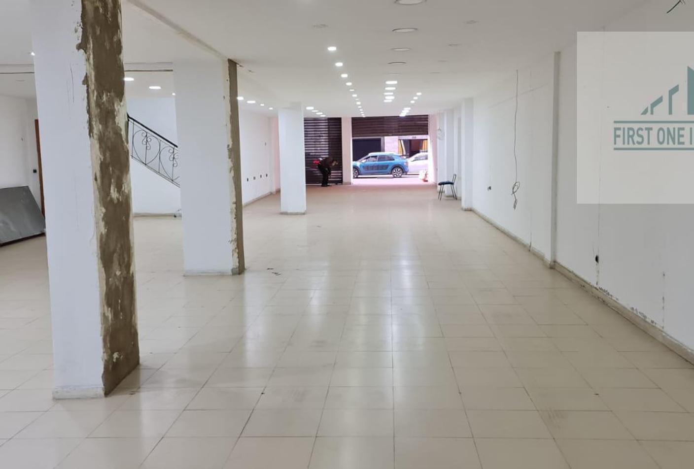 Local commercial 500 m² Val Fleuri — 3