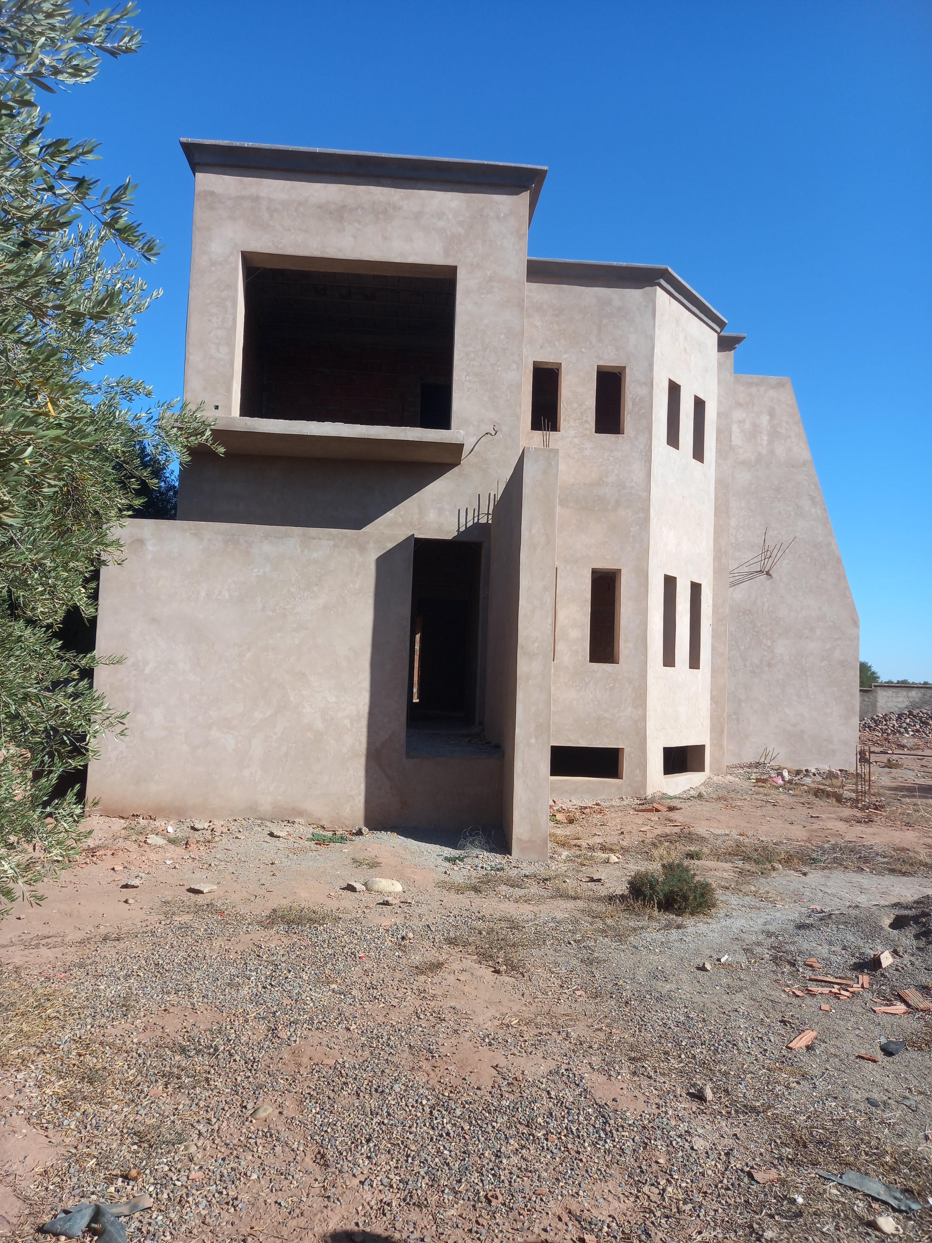 Villa titrée semi finie de 2195 m² sur route de Fès — 2
