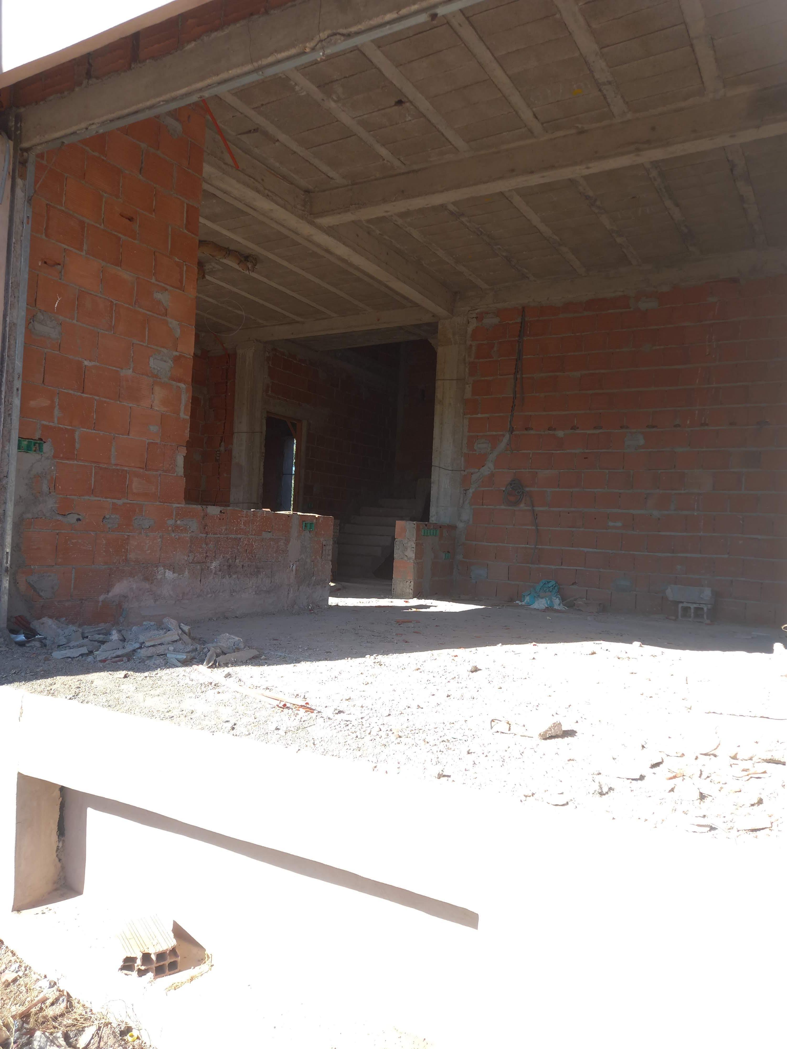 Villa titrée semi finie de 2195 m² sur route de Fès — 4