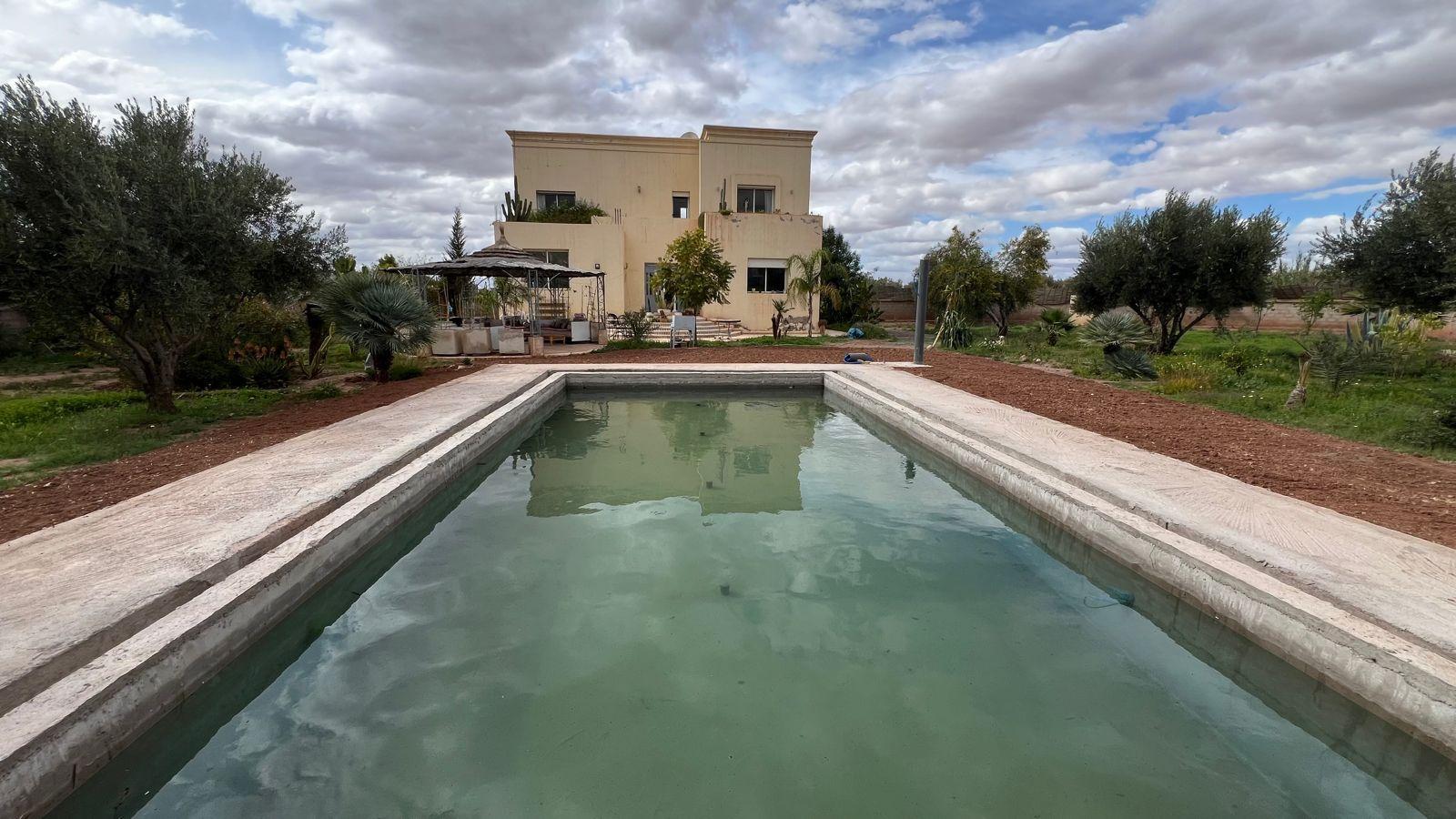 Villa de 7000 m² sur la route de Fès — 2