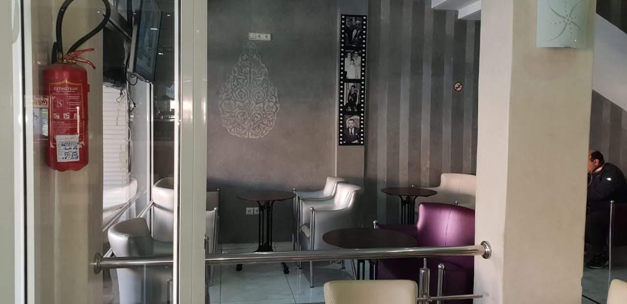 Café en plein activité à vendre