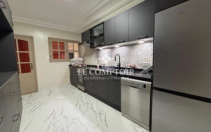 APPARTEMENT ENTIÈREMENT RÉNOVÉ A LOUER — 4