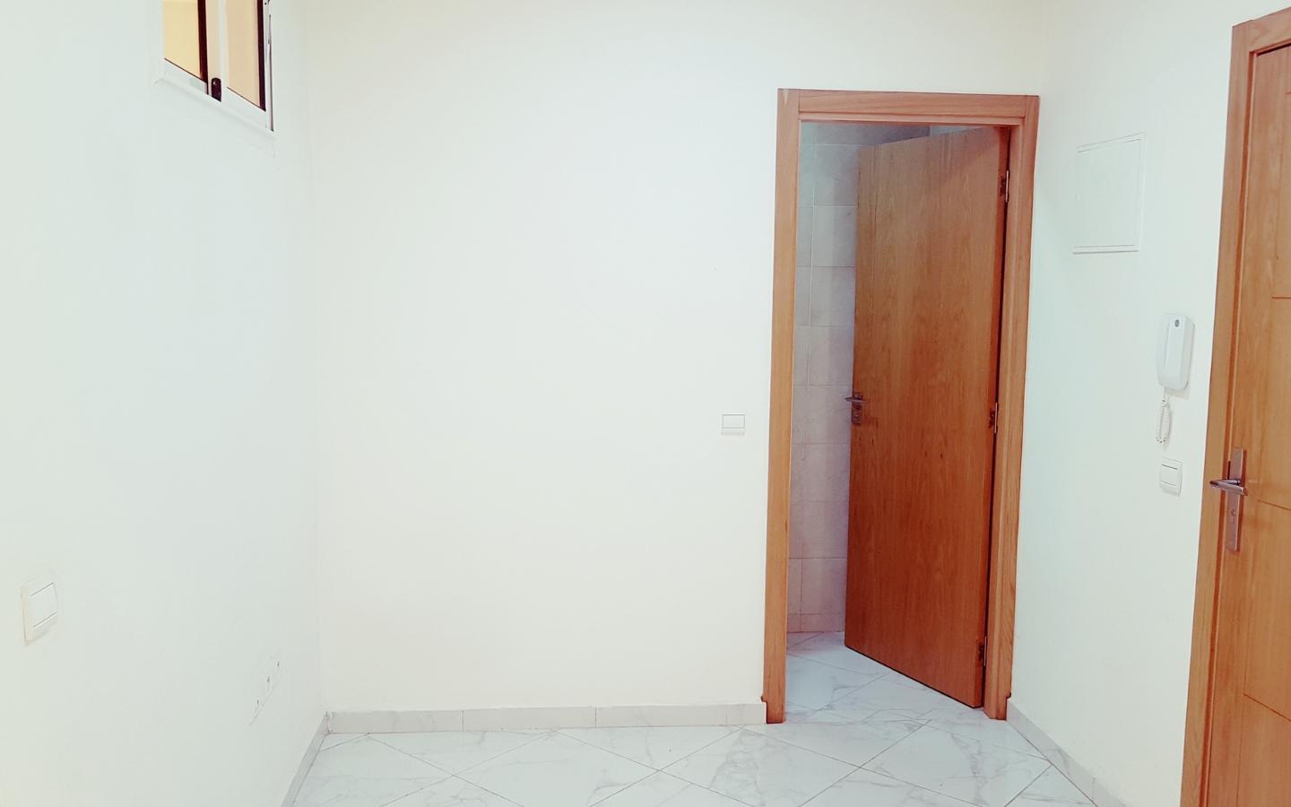 Bureau de 76m2 sur Avenue Massira Kwas — 3