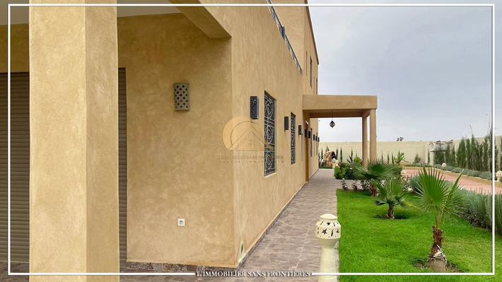 Villa vide à vendre  2000M², piscine  privée, Route de fes — 2