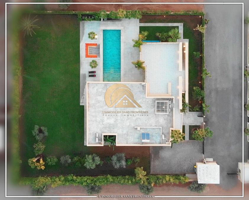 Villa moderne de 2500m² à louer, Piscine privée, Route Ourika Km 13 — 3