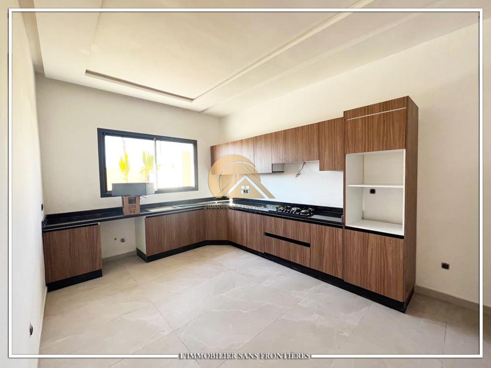 Villa 1000 m² à Route de Fès — 10