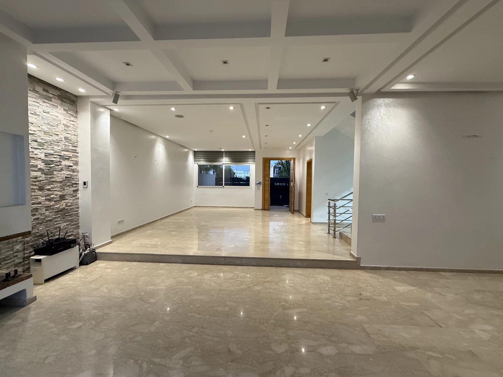 Maison moderne à vendre à Casablanca — 2
