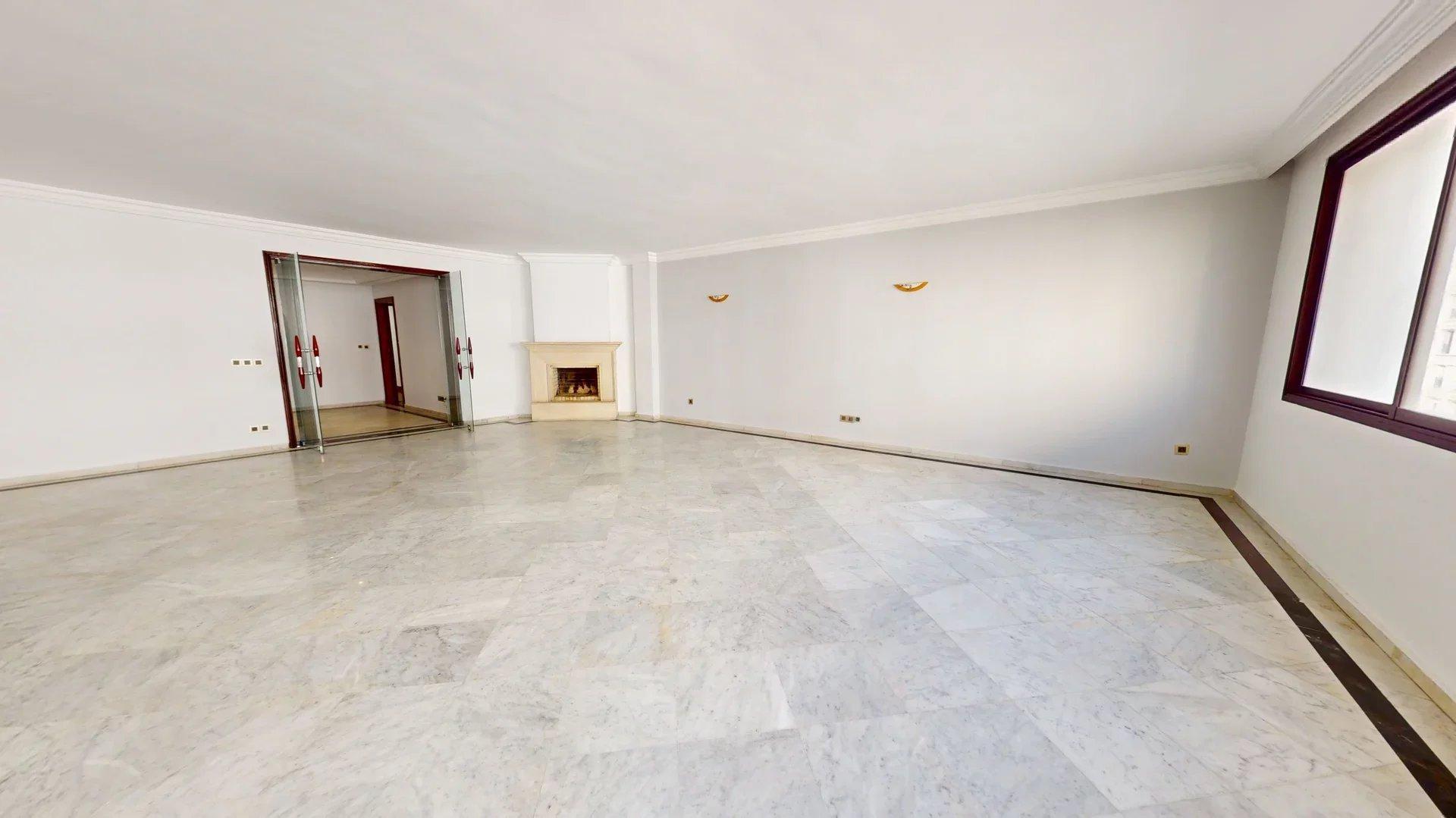 Appartement Bureau Spacieux à Louer