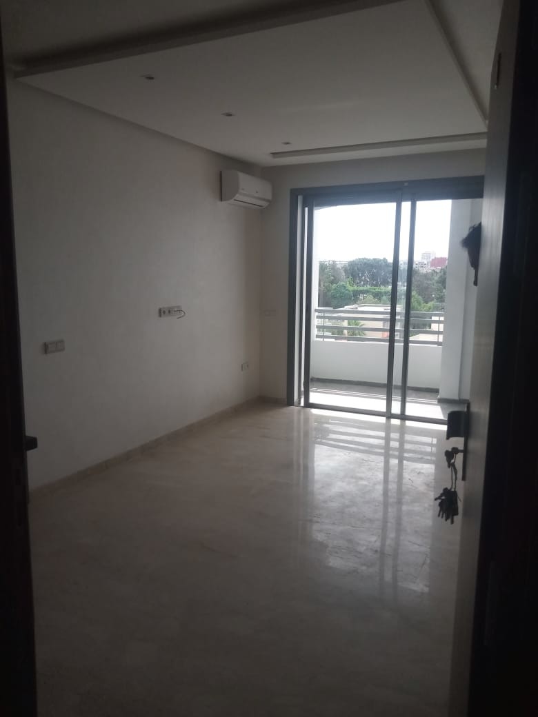 Joli studio haut standing en location — 3